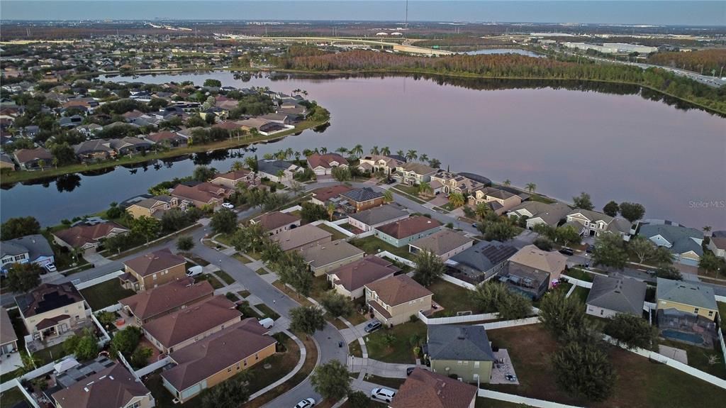 En Venta: $579,990 (5 camas, 3 baños, 2782 Pies cuadrados)