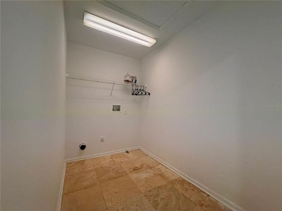 En Venta: $579,990 (5 camas, 3 baños, 2782 Pies cuadrados)