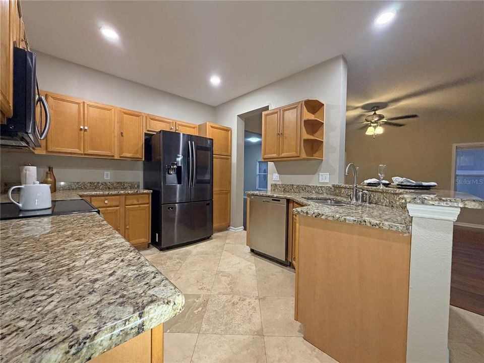 En Venta: $579,990 (5 camas, 3 baños, 2782 Pies cuadrados)