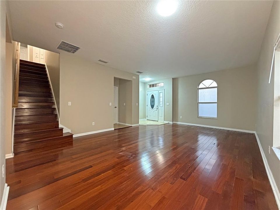 En Venta: $579,990 (5 camas, 3 baños, 2782 Pies cuadrados)