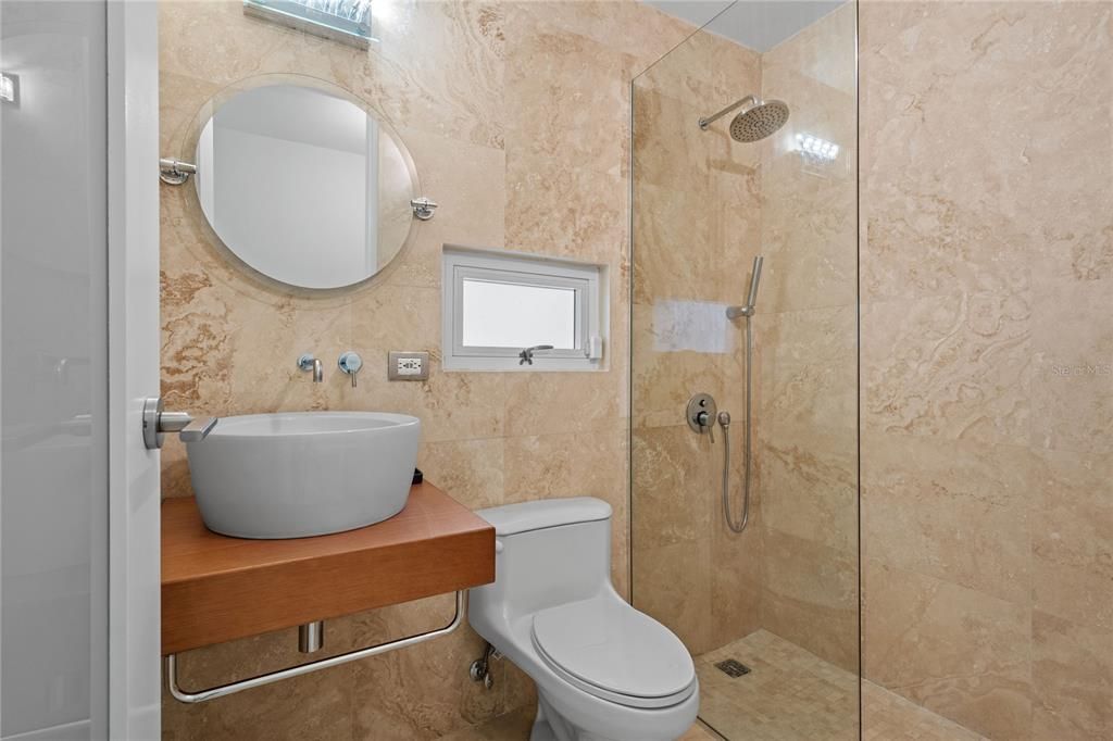 En Renta: $8,800 (5 camas, 4 baños, 3389 Pies cuadrados)