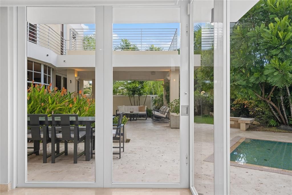 En Renta: $8,800 (5 camas, 4 baños, 3389 Pies cuadrados)