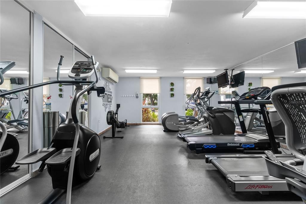 En Renta: $8,800 (5 camas, 4 baños, 3389 Pies cuadrados)