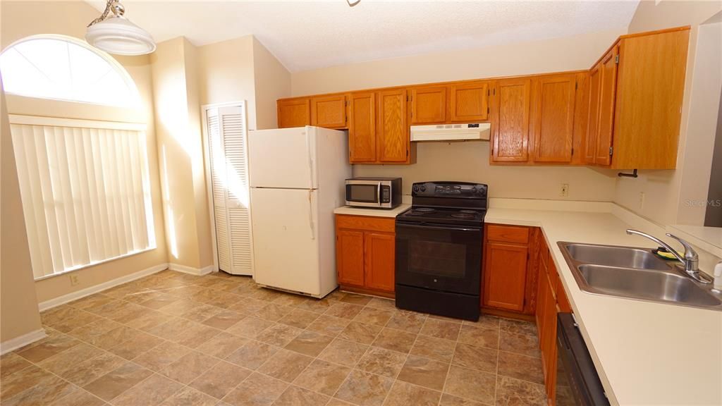 На продажу: $325,000 (3 спален, 2 ванн, 1789 Квадратных фут)