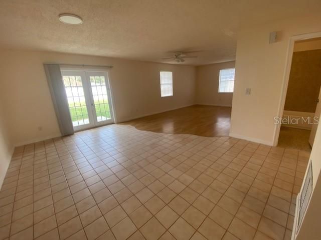 En Venta: $249,900 (2 camas, 2 baños, 1257 Pies cuadrados)