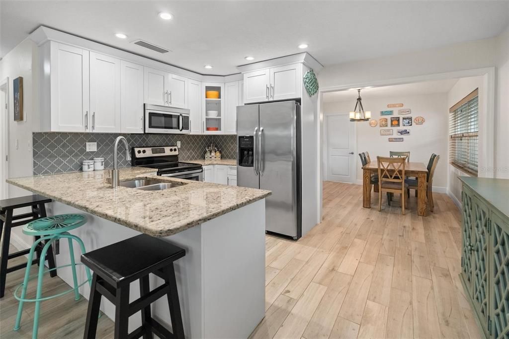 待售: $495,000 (3 贝兹, 2 浴室, 1338 平方英尺)