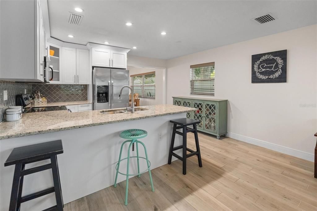 待售: $495,000 (3 贝兹, 2 浴室, 1338 平方英尺)