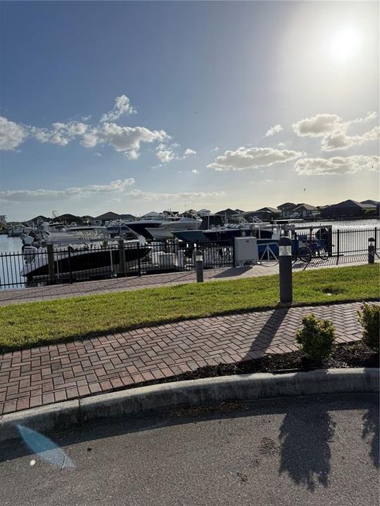 待售: $799,999 (3 贝兹, 2 浴室, 2230 平方英尺)