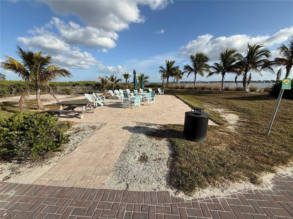 待售: $799,999 (3 贝兹, 2 浴室, 2230 平方英尺)