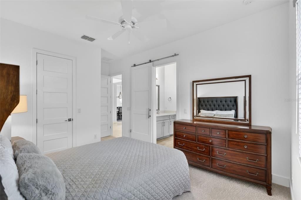 待售: $799,999 (3 贝兹, 2 浴室, 2230 平方英尺)