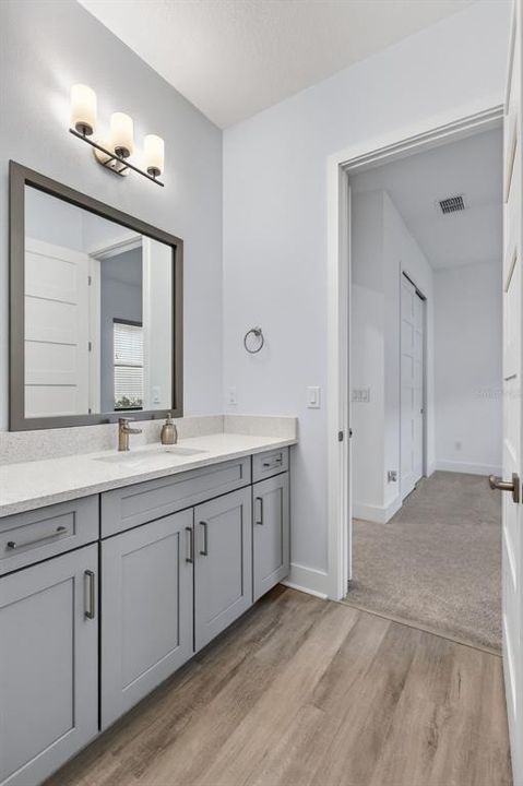 待售: $799,999 (3 贝兹, 2 浴室, 2230 平方英尺)