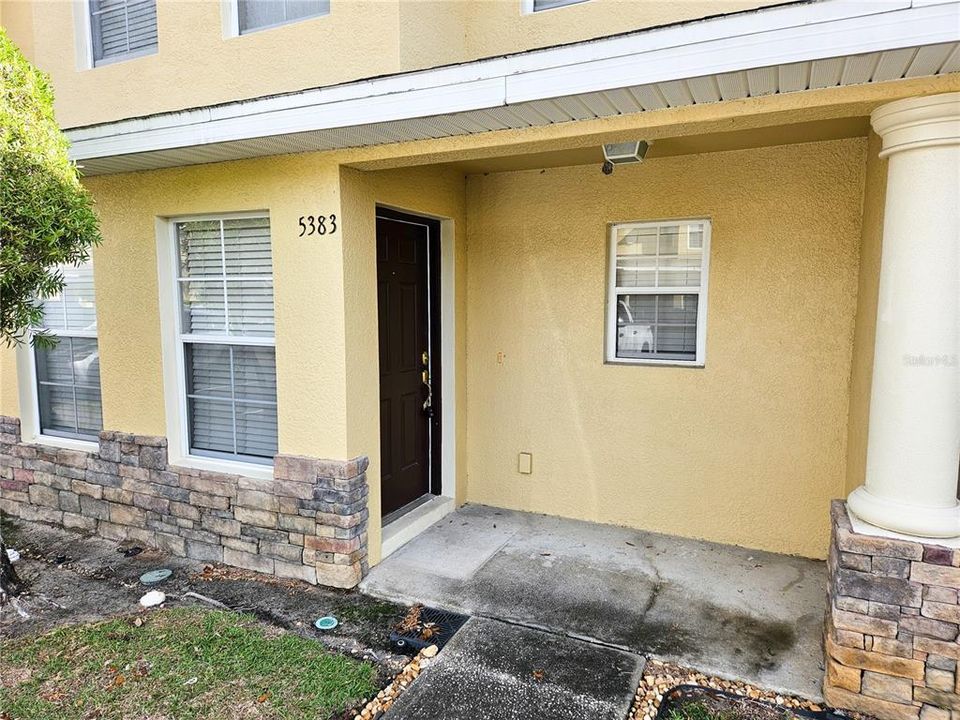 出租: $1,600 (2 贝兹, 2 浴室, 1496 平方英尺)