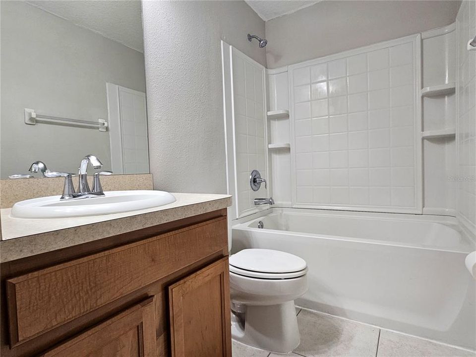 出租: $1,600 (2 贝兹, 2 浴室, 1496 平方英尺)