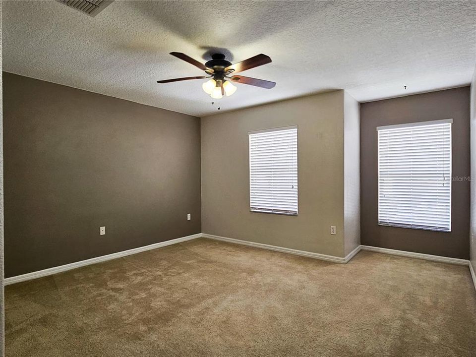 出租: $1,600 (2 贝兹, 2 浴室, 1496 平方英尺)