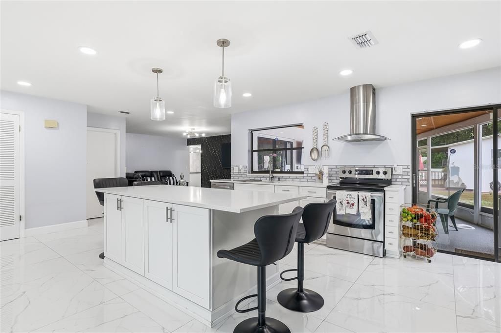 На продажу: $600,000 (4 спален, 2 ванн, 1484 Квадратных фут)