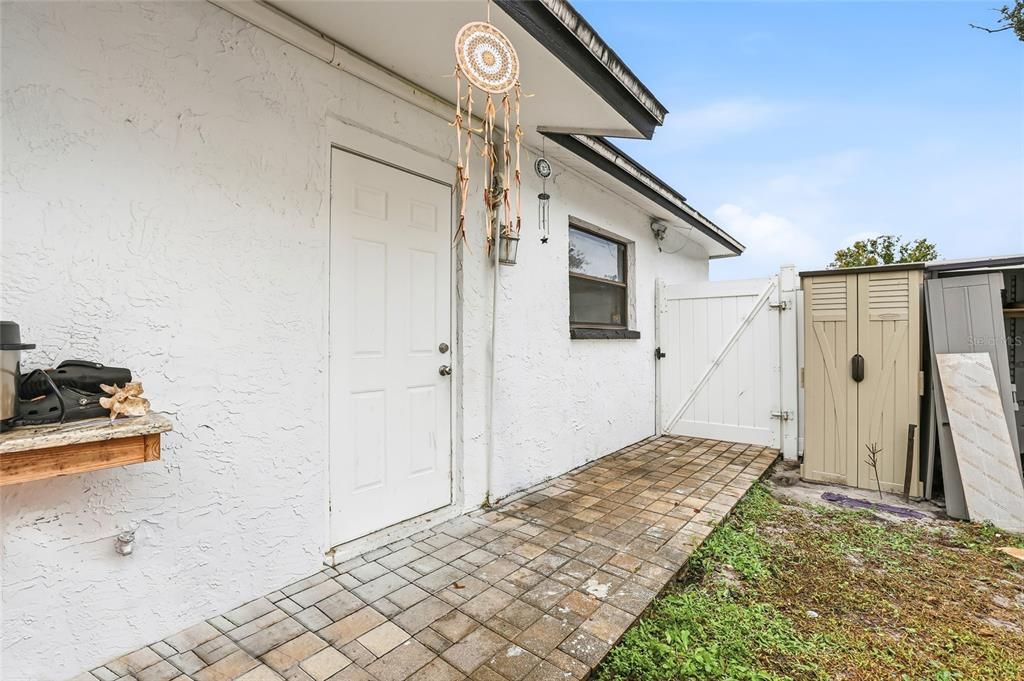 На продажу: $600,000 (4 спален, 2 ванн, 1484 Квадратных фут)