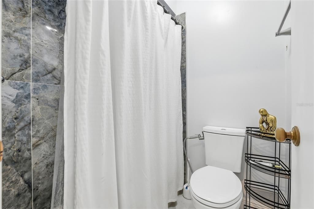 На продажу: $600,000 (4 спален, 2 ванн, 1484 Квадратных фут)