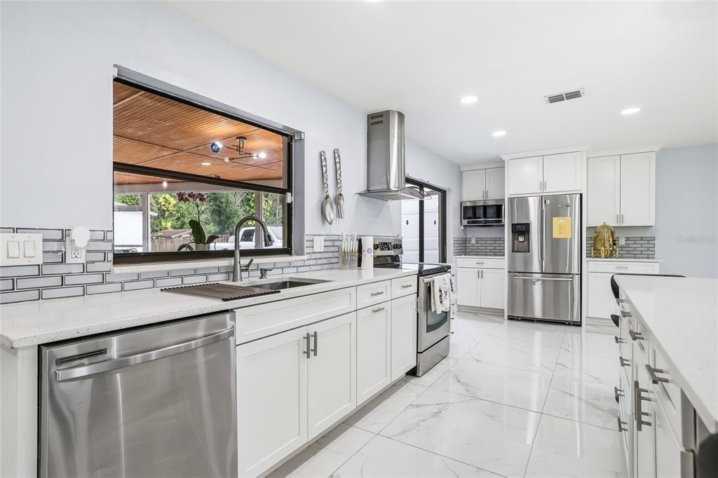 На продажу: $600,000 (4 спален, 2 ванн, 1484 Квадратных фут)