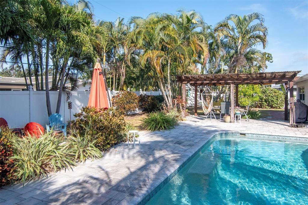 En Venta: $900,000 (4 camas, 2 baños, 2312 Pies cuadrados)