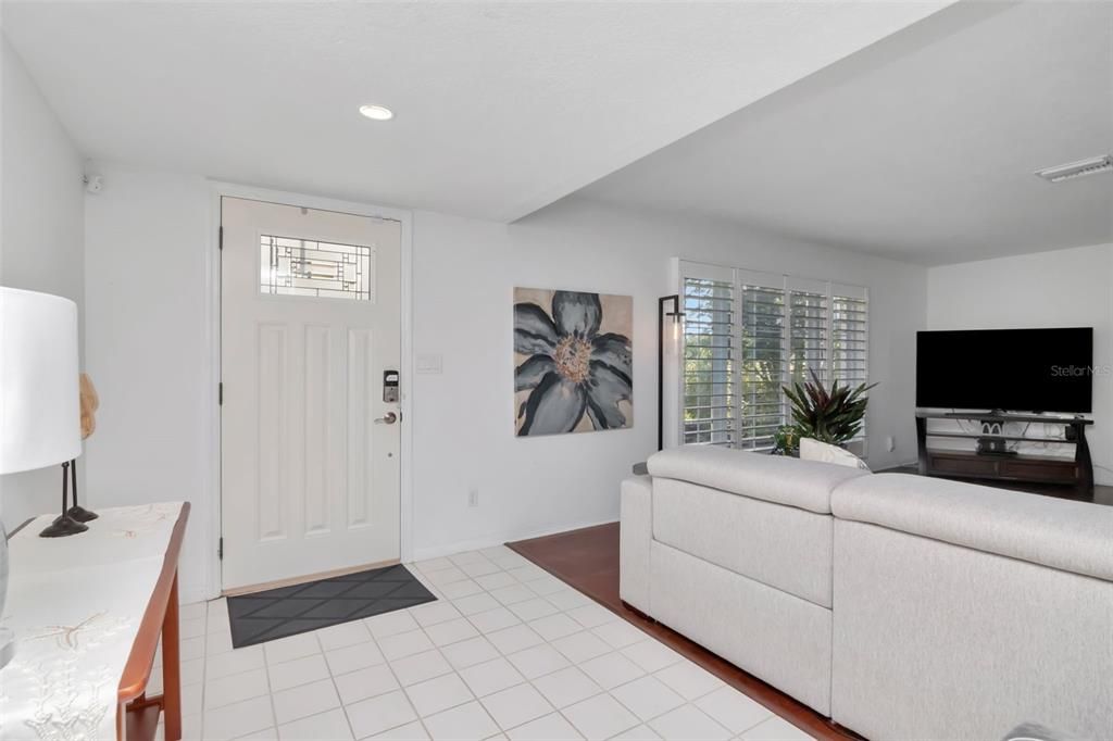 En Venta: $900,000 (4 camas, 2 baños, 2312 Pies cuadrados)