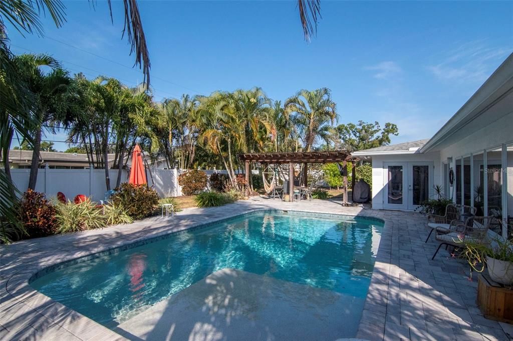 En Venta: $900,000 (4 camas, 2 baños, 2312 Pies cuadrados)