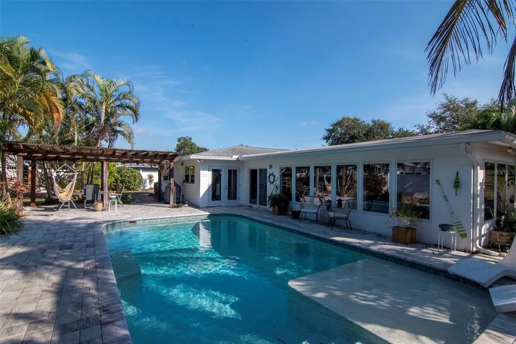 En Venta: $900,000 (4 camas, 2 baños, 2312 Pies cuadrados)