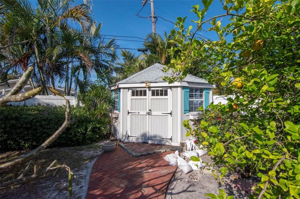 En Venta: $900,000 (4 camas, 2 baños, 2312 Pies cuadrados)