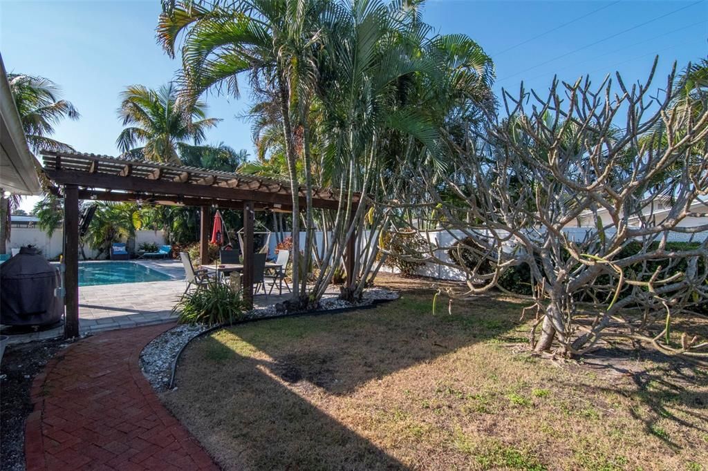 En Venta: $900,000 (4 camas, 2 baños, 2312 Pies cuadrados)