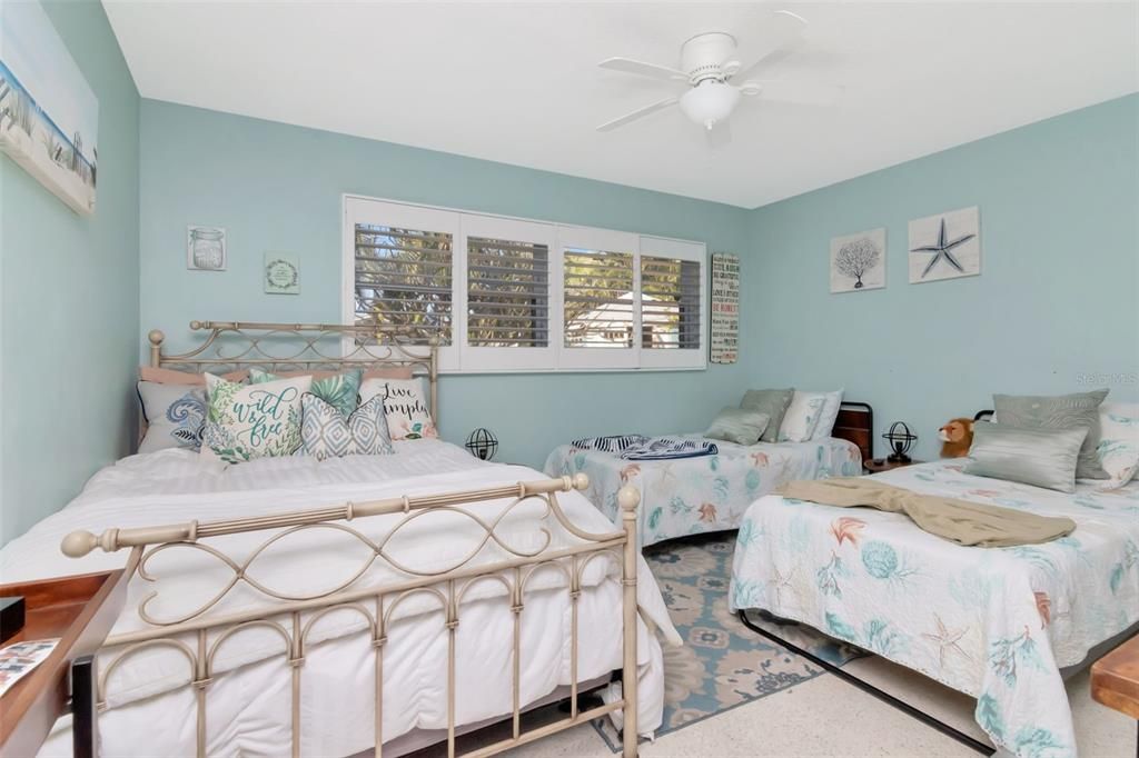 En Venta: $900,000 (4 camas, 2 baños, 2312 Pies cuadrados)