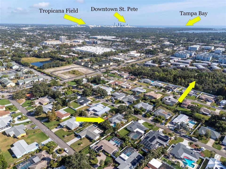 En Venta: $900,000 (4 camas, 2 baños, 2312 Pies cuadrados)