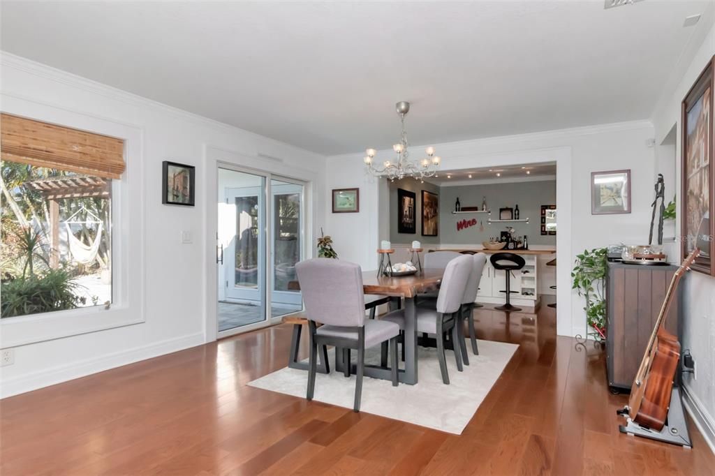 En Venta: $900,000 (4 camas, 2 baños, 2312 Pies cuadrados)