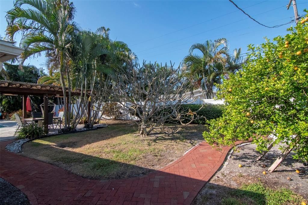 En Venta: $900,000 (4 camas, 2 baños, 2312 Pies cuadrados)