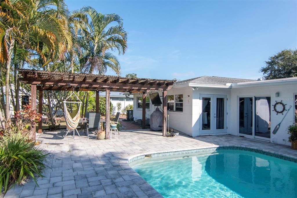 En Venta: $900,000 (4 camas, 2 baños, 2312 Pies cuadrados)