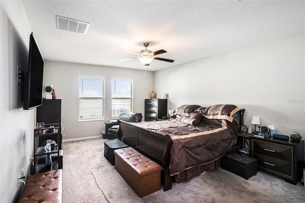 For Sale: $515,000 (6 beds, 3 baths, 3362 Square Feet)