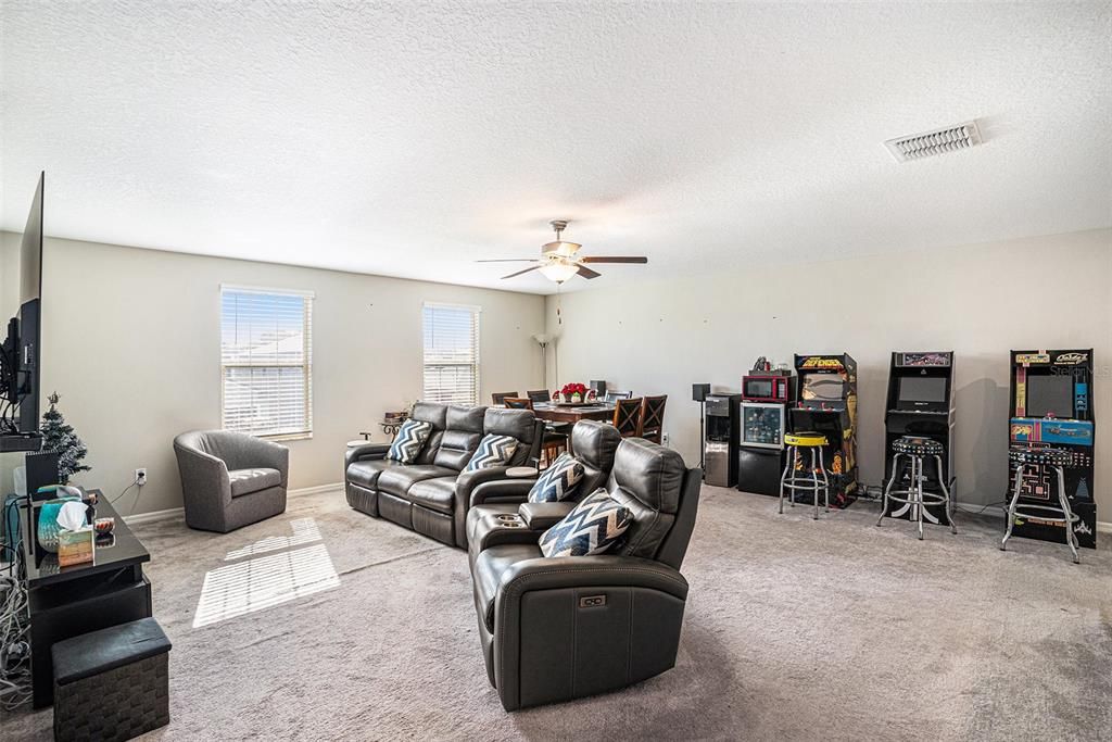 For Sale: $515,000 (6 beds, 3 baths, 3362 Square Feet)