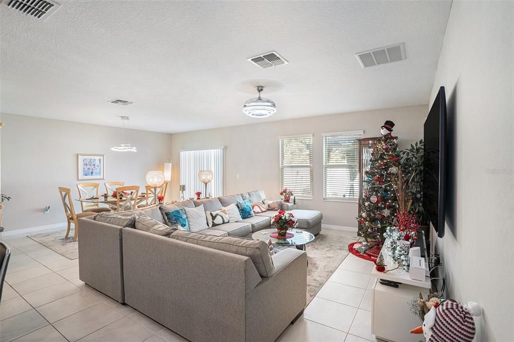 For Sale: $515,000 (6 beds, 3 baths, 3362 Square Feet)