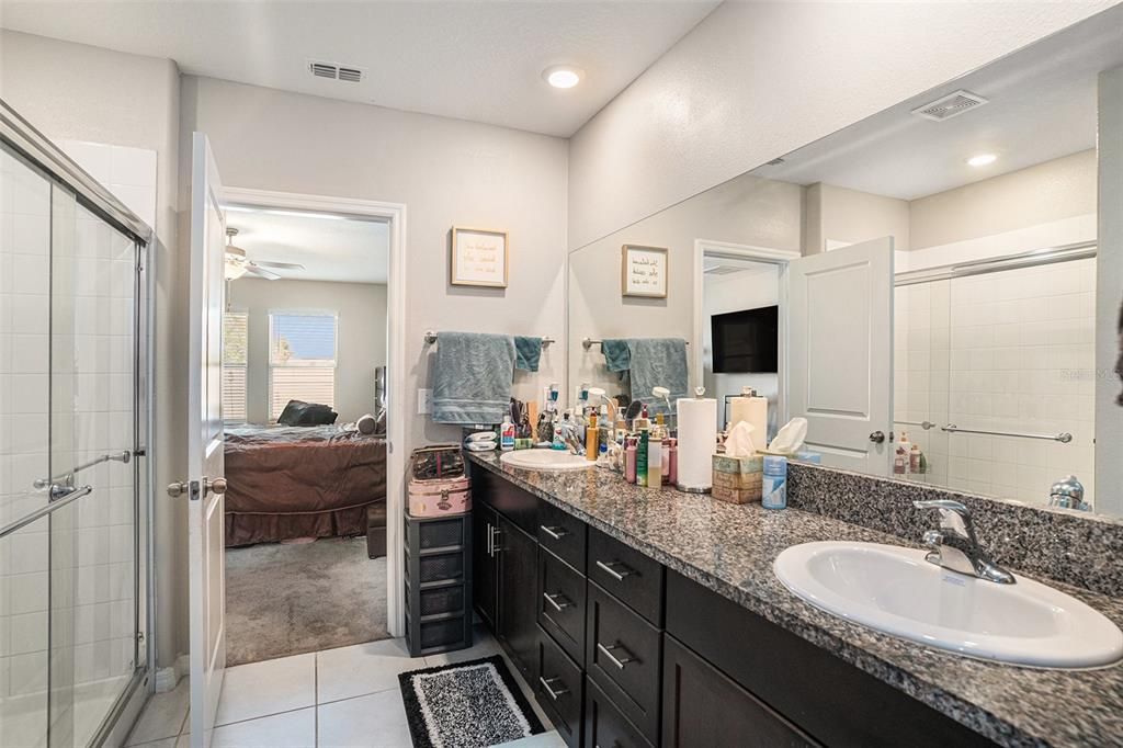 For Sale: $515,000 (6 beds, 3 baths, 3362 Square Feet)