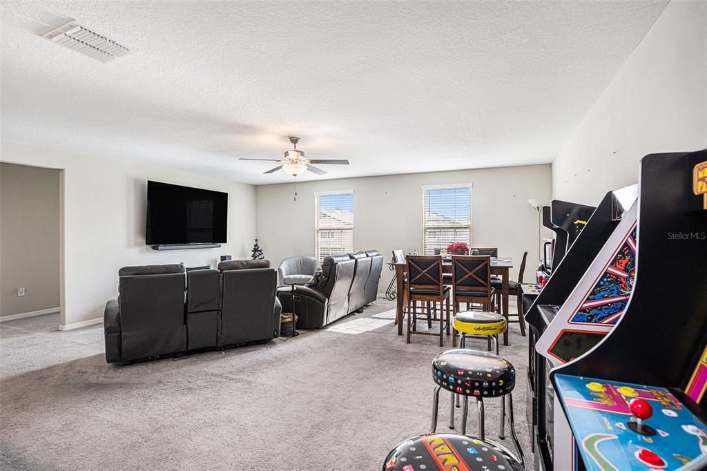 For Sale: $515,000 (6 beds, 3 baths, 3362 Square Feet)