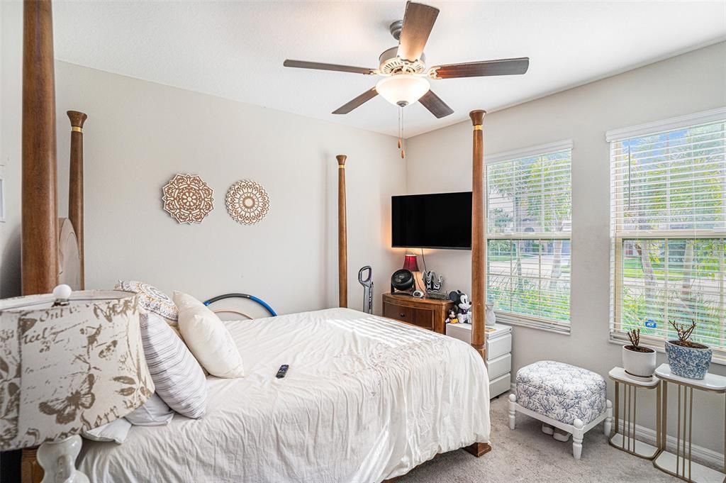 For Sale: $515,000 (6 beds, 3 baths, 3362 Square Feet)