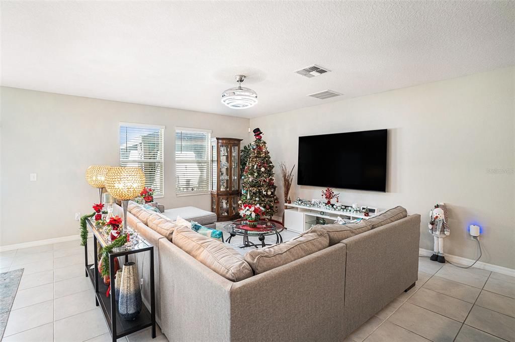 For Sale: $515,000 (6 beds, 3 baths, 3362 Square Feet)