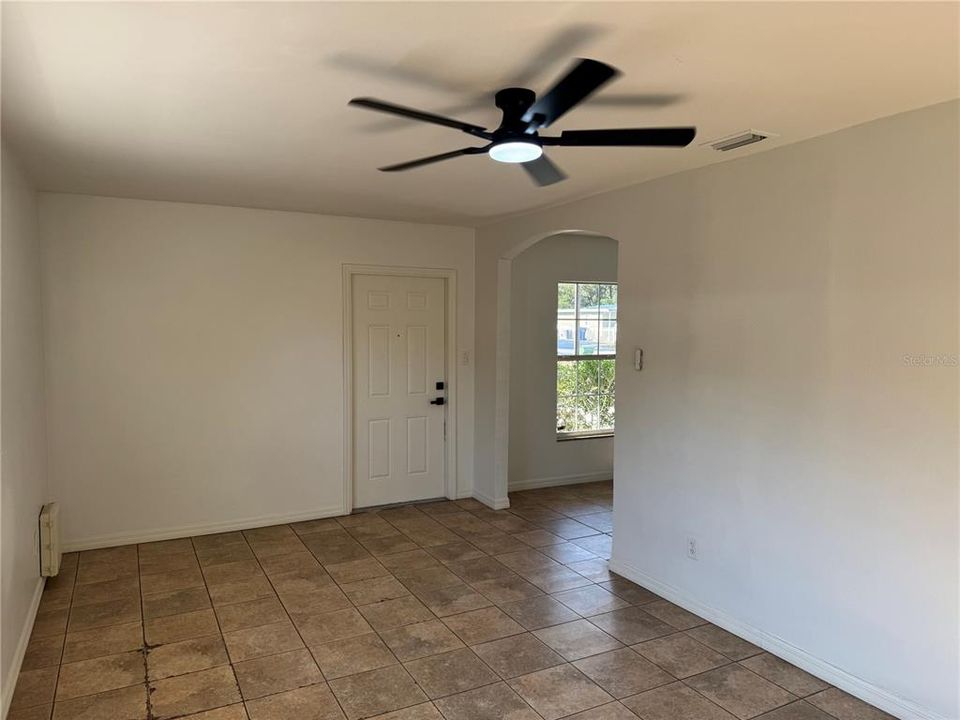 En Renta: $1,950 (3 camas, 2 baños, 1116 Pies cuadrados)