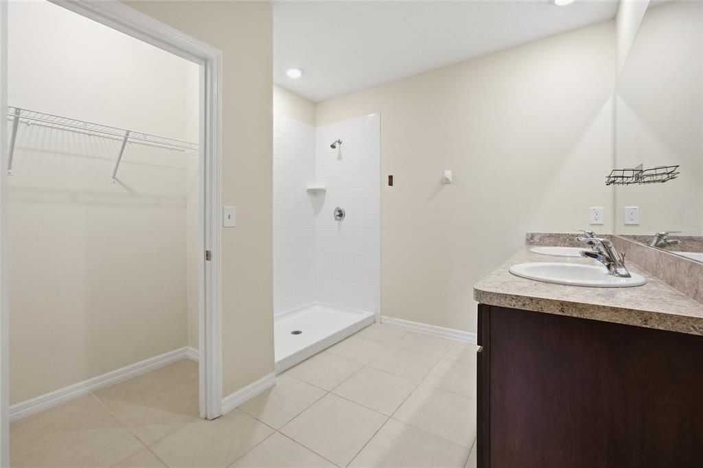 En Venta: $299,000 (3 camas, 2 baños, 1672 Pies cuadrados)