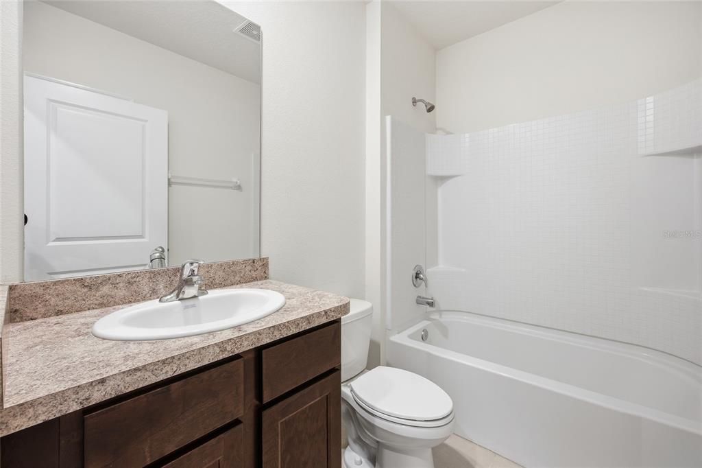 En Venta: $299,000 (3 camas, 2 baños, 1672 Pies cuadrados)