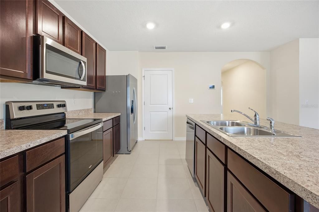 En Venta: $299,000 (3 camas, 2 baños, 1672 Pies cuadrados)