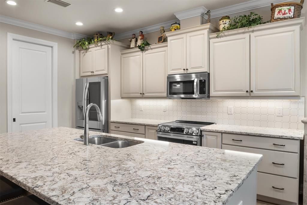 For Sale: $500,000 (3 beds, 2 baths, 2362 Square Feet)