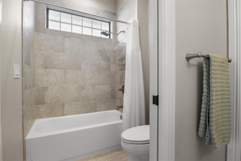 For Sale: $500,000 (3 beds, 2 baths, 2362 Square Feet)