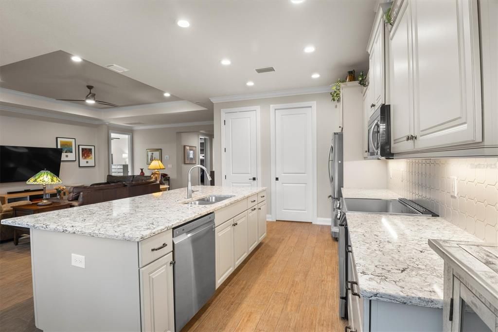 For Sale: $500,000 (3 beds, 2 baths, 2362 Square Feet)