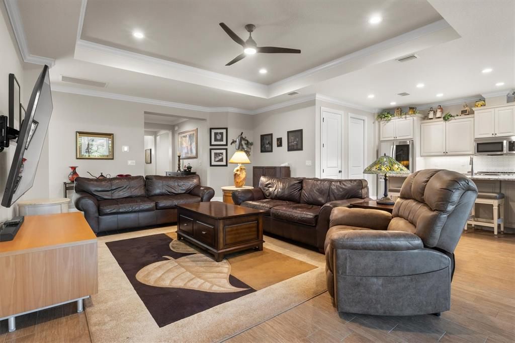 For Sale: $500,000 (3 beds, 2 baths, 2362 Square Feet)