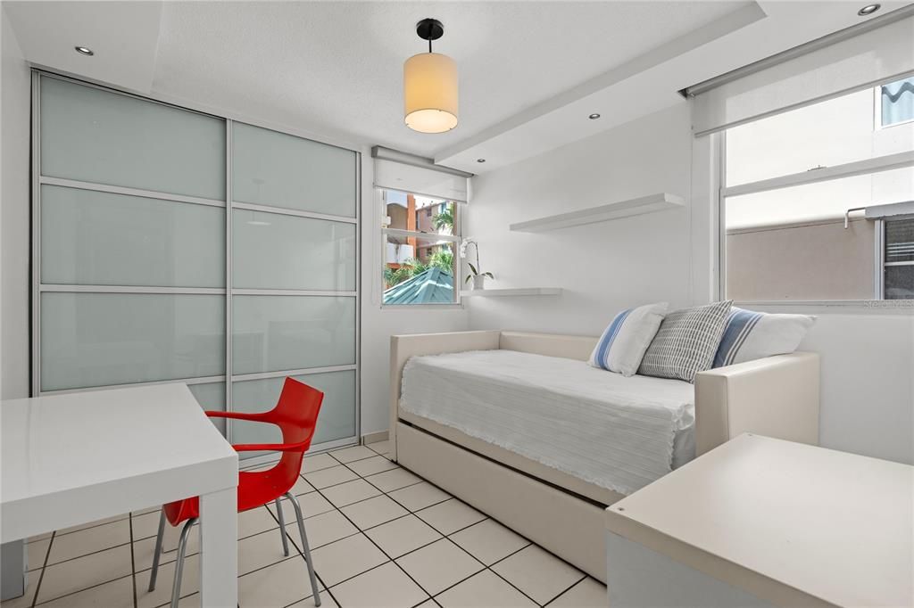 For Rent: $2,850 (3 beds, 2 baths, 1289 Square Feet)