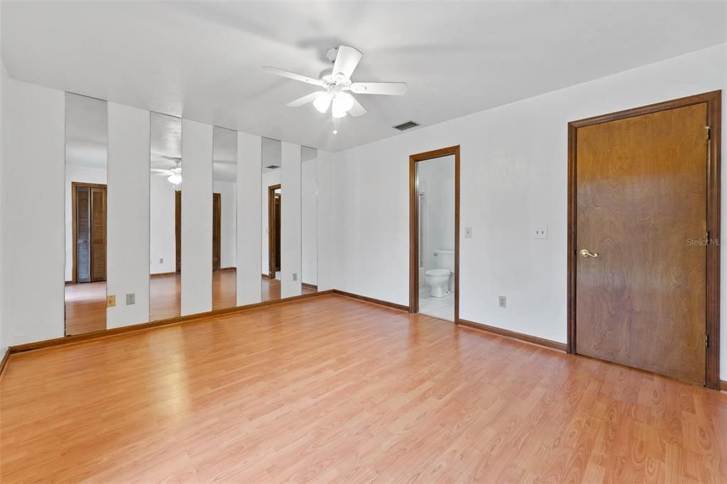 出租: $1,650 (2 贝兹, 2 浴室, 1159 平方英尺)